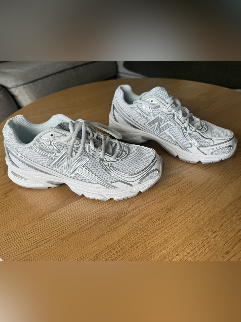 New Balance 740 White Silver Athletic Sneakers Women’s 8.5 Men’s 7